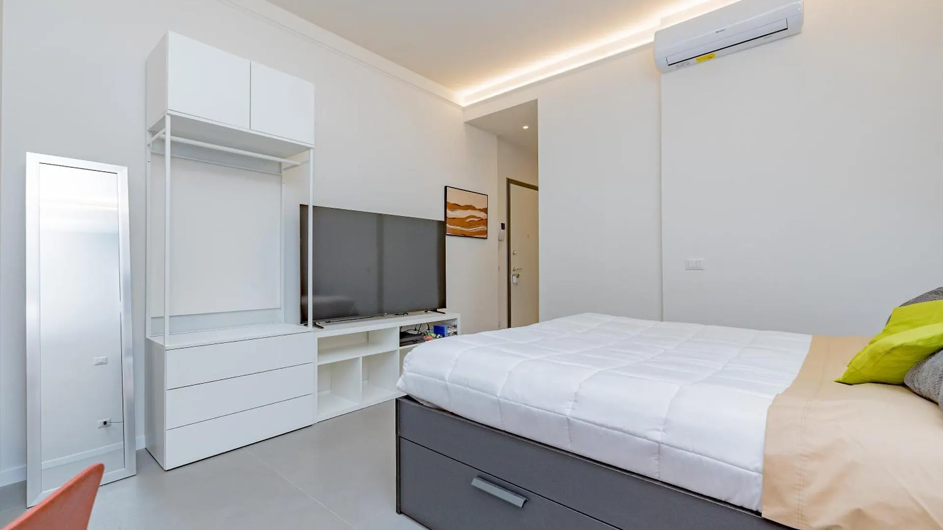 M&M Apartments Loreto Milan Italy